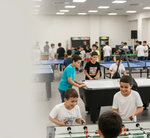 ילדים באירוע בר מצווה משחקים בשולחן